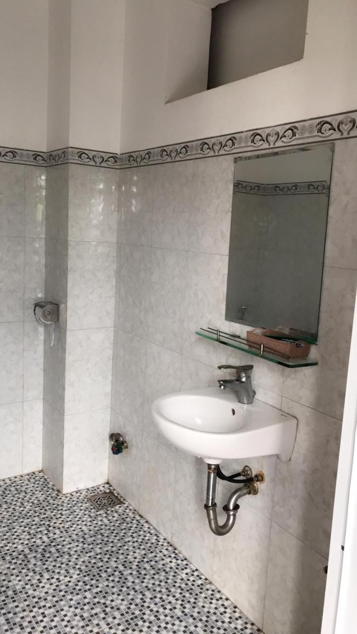 Nhà Nghỉ Hoàng Hoa Buôn Ma Thuột Esterno foto